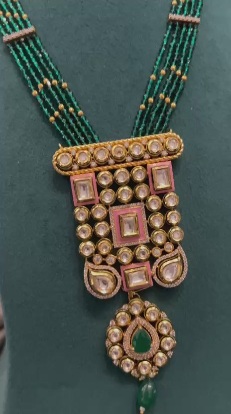 Green Beaded Kundan Pendant Necklace Set with Geometric Detailing